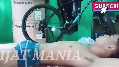 Asian Fetish Web-Cam Pijat Tradisional: Not Nude but Hot!