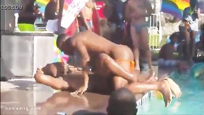 Public Bros 4: The Ultimate Amateur Gay Outdoor Adventure!