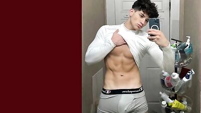 Gay Flex Selfie Porn: Get Ready to See Ripped Guys Going Wild!