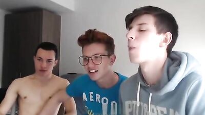 Gay Porn Showdown - Horny Amateurs Ready To Please