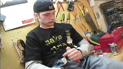 Workshop J O: Amature Big Cocks Handjob Solo Straight Boys Teen strokes one out in the workshop