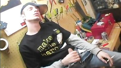 Workshop J O: Amature Big Cocks Handjob Solo Straight Boys Teen strokes one out in the workshop