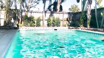 Barnards Swimming Pool: Gay Porn Paradise!