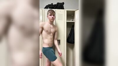 Gay Porn Twink Undress Show Off!