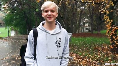 Blond Minet Fury: Roadside Oral Action!