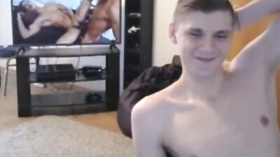 Workin up a sweat rubbin one out - Amature Web-Cam X o s e 93 hot dude jackin off to gay porn on webcam