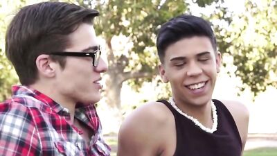 Gay Hookups: Meeting New People