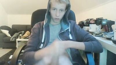 Blonde Hottie Masturbates: A Cum Shot Orgy!