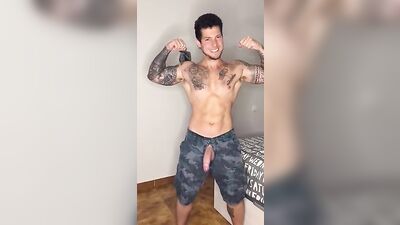 Bearded Cum Dripper Goes Solo: Inked Handsome Amateur Takes Control