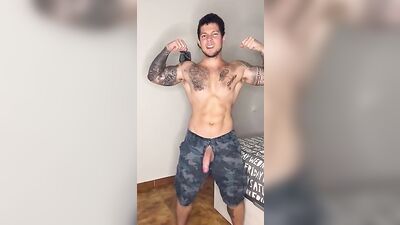 Bearded Cum Dripper Goes Solo: Inked Handsome Amateur Takes Control