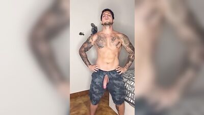Bearded Cum Dripper Goes Solo: Inked Handsome Amateur Takes Control
