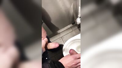 Cumming in Public: Two Amateur Gays Jerk Each Other Off and Cum Outside!