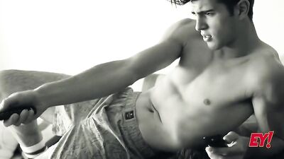 Gay Muscle Models Boys - A Sexy Compilation by LUIS VENEGAS!