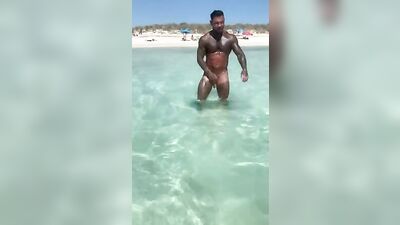 Nude Beach Bro-men: Amature Muscle Boys Public Outside Voyeur nude beach muscle boner!
