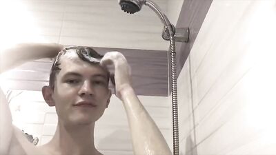 Young Cumshot: Easter European Boys Hardcore Foam Shower!