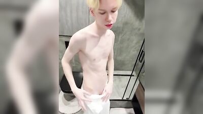 Cute twink shows his hung cock porn