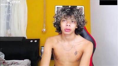 Gay Porn Twink Cam Webcam: HarryJhonssons Wildest Adventures!