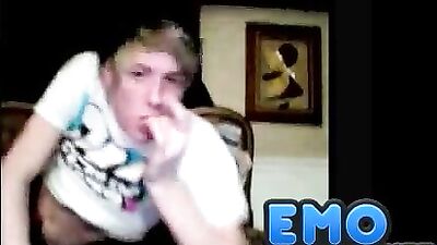 Emo Boy Self Cum: The Ultimate Amateur Experience on EmoTwinks.net!