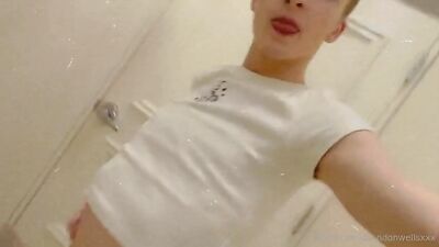 Di gubuk (Of Brandons Amateur Playtime)