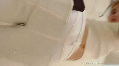 Di gubuk (Of Brandons Amateur Playtime)