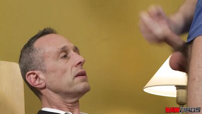 Cum guzzling compilation of muscular hunks and DILFs