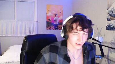 Twunks Web-Cam Adventure - First Time Solo Experience!