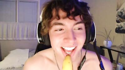 Twunks Web-Cam Adventure - First Time Solo Experience!