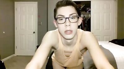 Gay Porn: Smooth Twinky Cum Shots and Handjobs