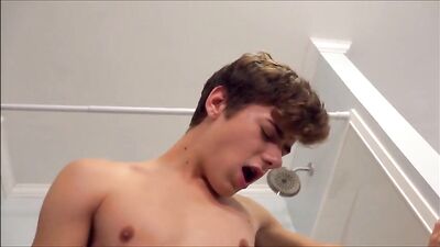 Quickie Bareback In The Bathroom