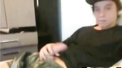 Nathans Gay Porn Adventure: Exploring the Beauty of Smooth Boys on Cam!