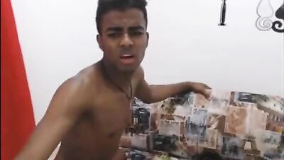 Gay Porn BBC Cammer: Men of All Shapes and Sizes Get Down and Dirty!