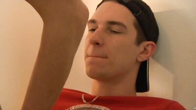 Three Lads Bareback Bed Cum Threesome Group Sex!