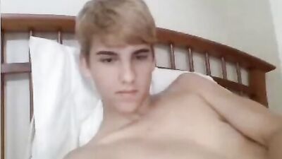 Blond Web-Cam Solo Cutie