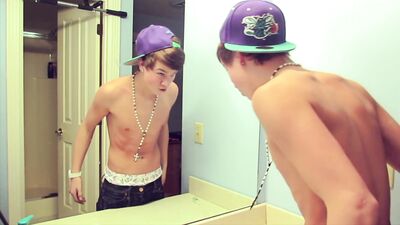 Gay Porn Sensation Taylor Caniff Lip Syncs Again!