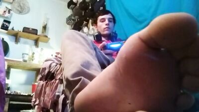 Gentlemens Foot Worship - Kneel and lick my feet!