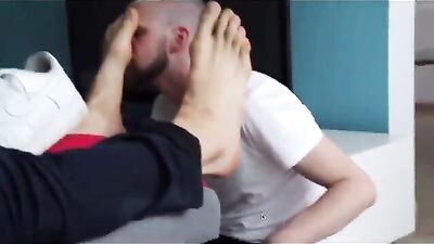 Feetick Foot Fetish - Unleash your lust with our sexy footworshippers!