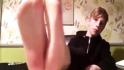 Stink Foot Cleanup: Gay Porns Latest Obsession!