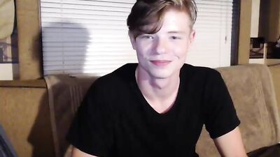 Young and Curious Amateurs: Two Cuties Explore Their Sexuality!