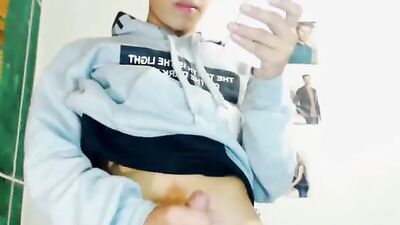 Latino Cum Shot Handjob: Pretty Boys Naughty Cock!