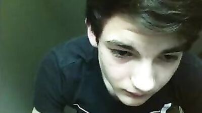 Twink Wanks on Webcam! Hairy Ass Revealed!