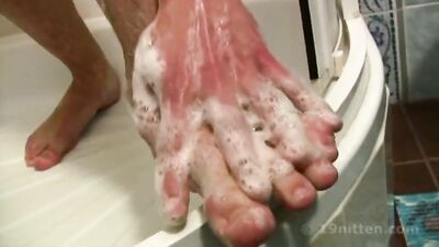 Demian - The Ultimate Action Cum Shots Handjob Experience!