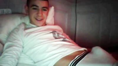 Interracial Jerk Web-Cam: Exploring Racial Taboos in the Bedroom