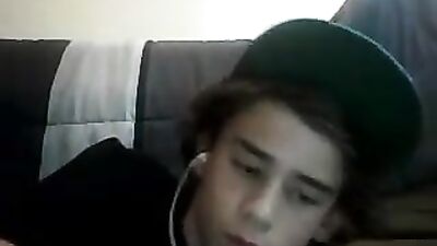 Gay Porn: Hot and Beautiful Cum Shots Handjob Solo!