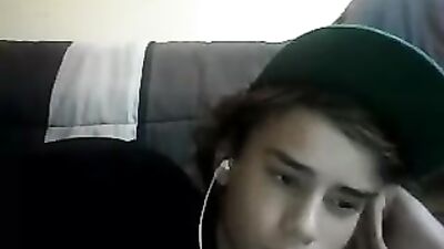 Gay Porn: Hot and Beautiful Cum Shots Handjob Solo!