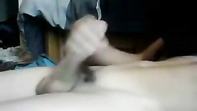 Gay Porn: Hot and Beautiful Cum Shots Handjob Solo!