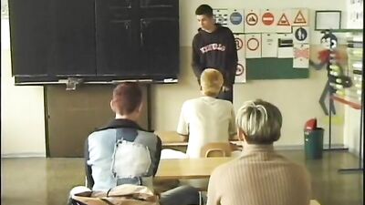 Driving School Reunion: Public Outside Action Amateurs