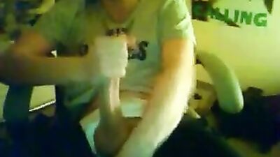 Big Cock Hero Returns: Solo Web-Cam Sensation