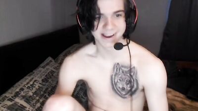 Dylans Dildo Adventure: Exploring Gay Porn with Passion and Desire!