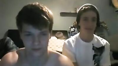 Gangbang and Cumshot Extravaganza - 2 Friends Show on CamXVID!