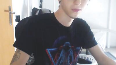 Innocent Web-Cam Star: Unleashing Gay Desires!